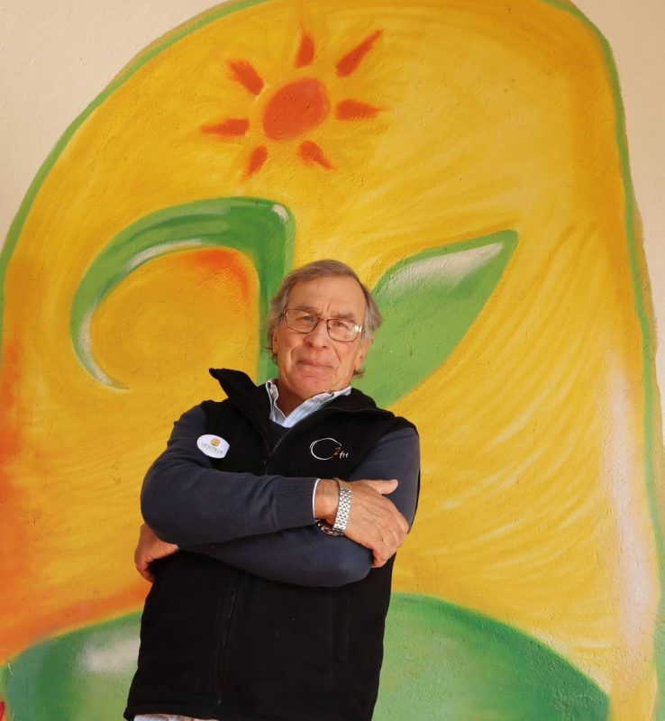 Héctor Nordetti, gerente general de Fundación La Semilla, apuesta por la ayuda social desde distintos frentes, llegando a intervenir comunidades.